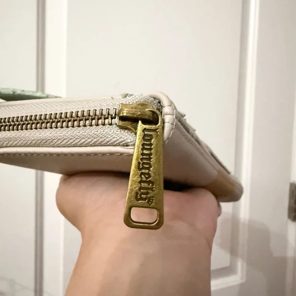 Loungefly The Child (Grogu) Beige, Mint & Pink Zip Wallet - Picture 2 of 4